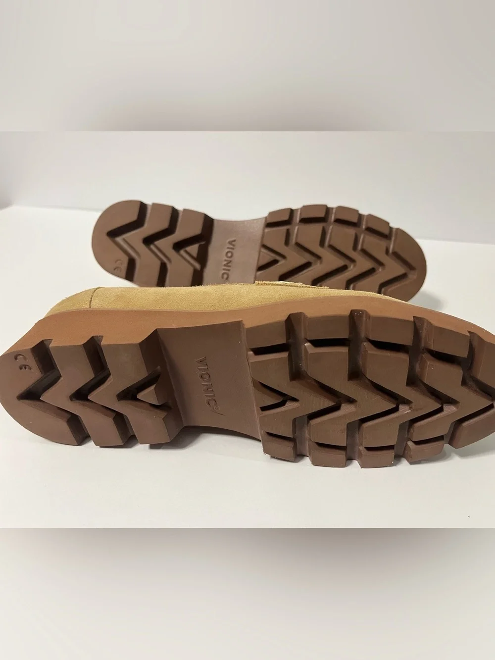 Vionic Eloide Nubuck Brown Suede Leather Loafers Womens 7 Chunky Lug Sole Preppy